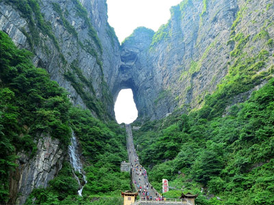 韶山、湖南大學(xué)、張家界、芙蓉鎮(zhèn)、鳳凰古城雙飛6天